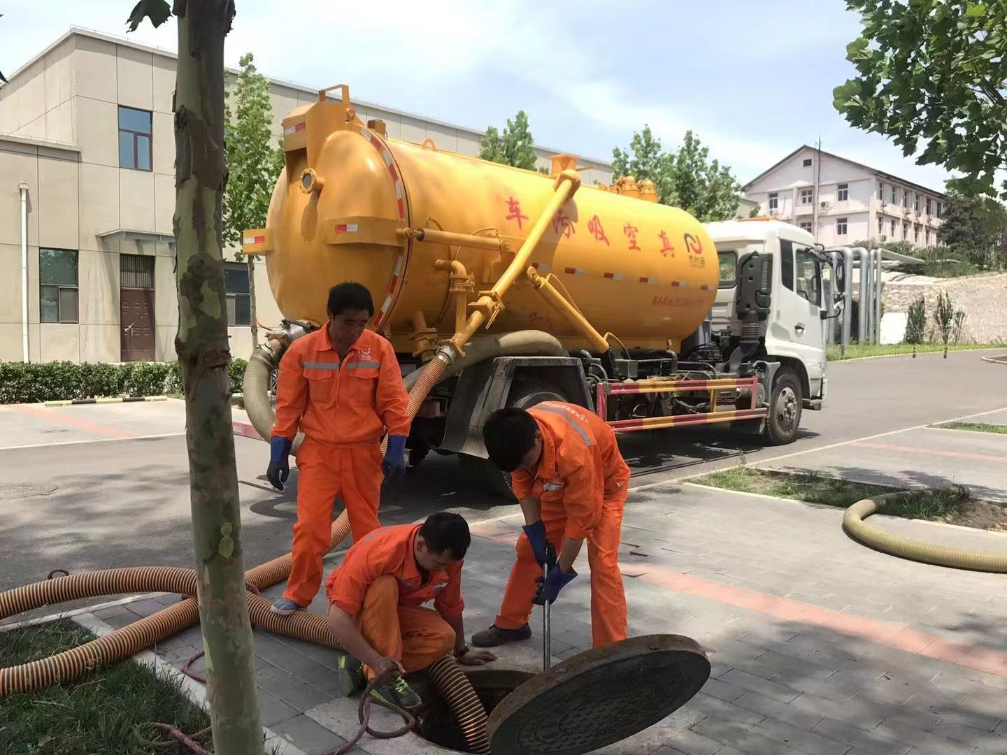 肃北化粪池清理与5-8吨吸粪车施工效率分析